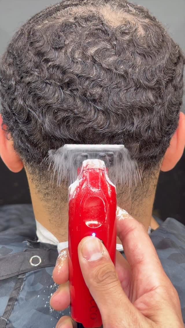 Post 2 by RI BARBER David Narvaez on Instagram (video)