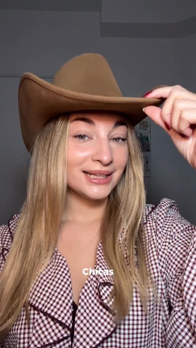 Post 1 by Rimmel London España on Instagram (video)