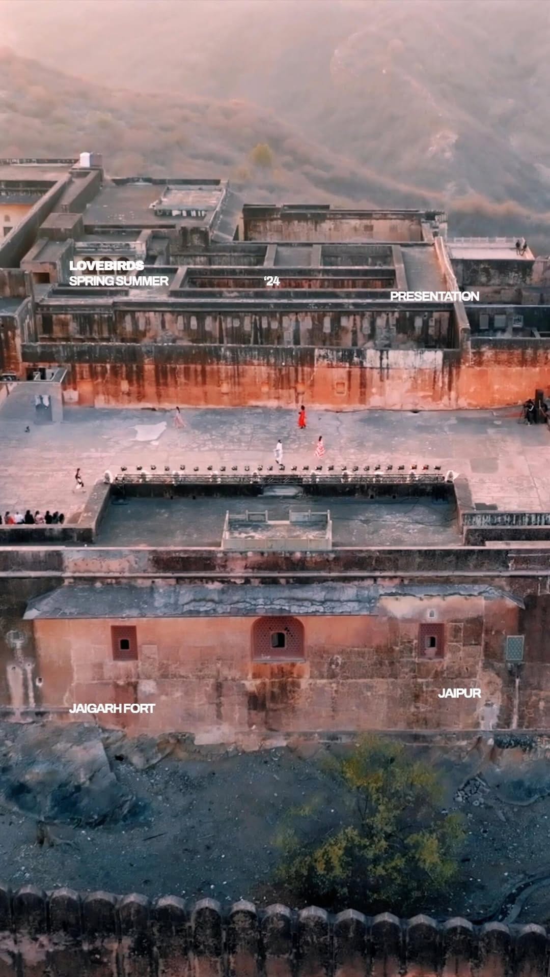 Post 10 by LOVEBIRDS on Instagram (video)