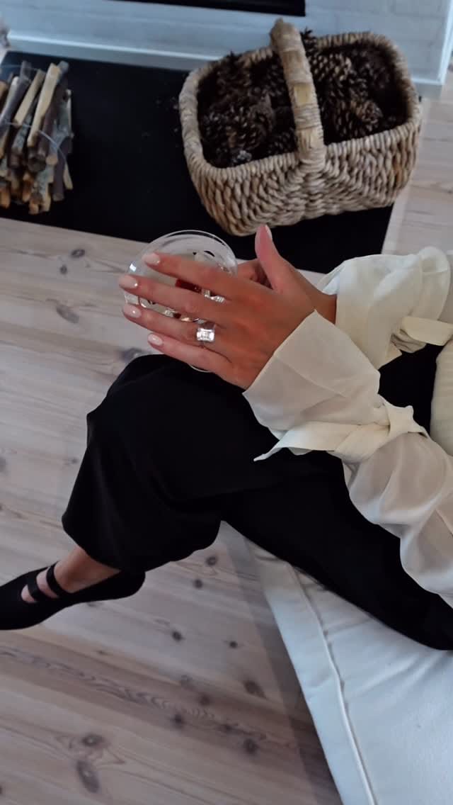 Post 6 by Loulerie on Instagram (video)