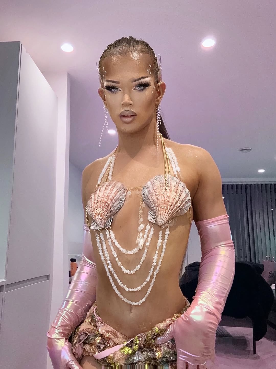 Post 3 by Toni the doll•™️ on Instagram (carousel)