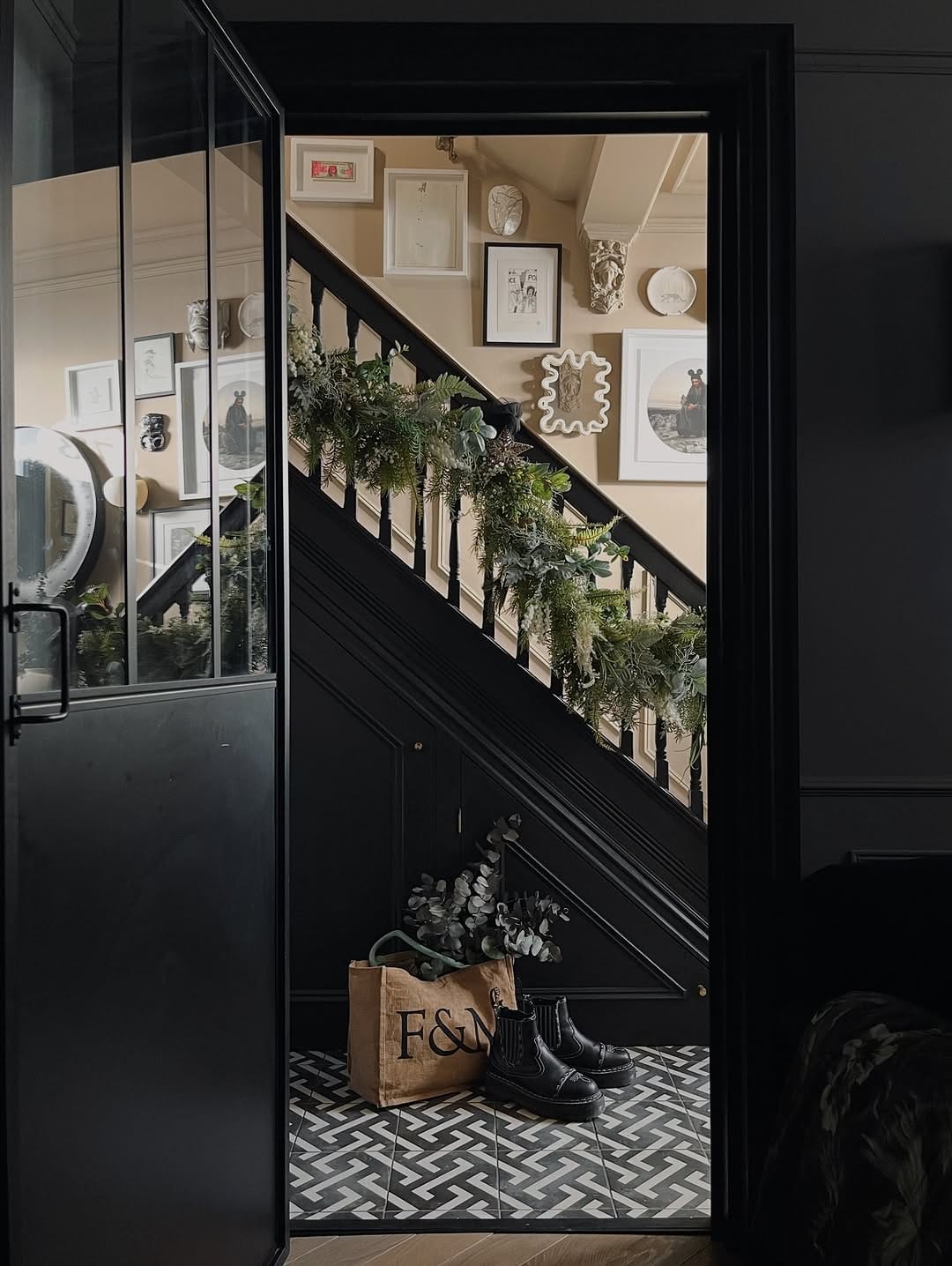 Post 2 by Reece Smith on Instagram (image)