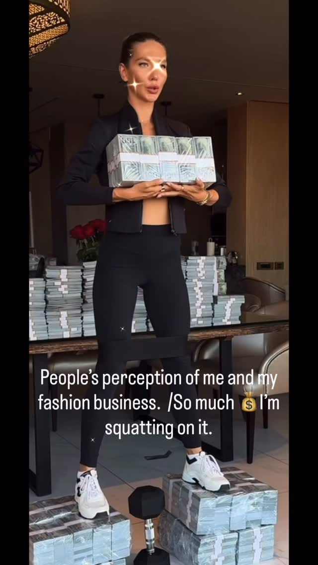 Post 3 by Albina Dotti on Instagram (video)