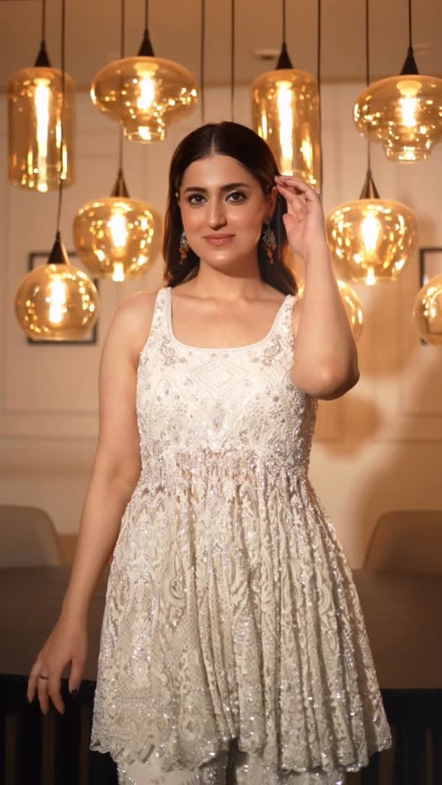 Post 6 by Ekta Solanki Lamba on Instagram (video)