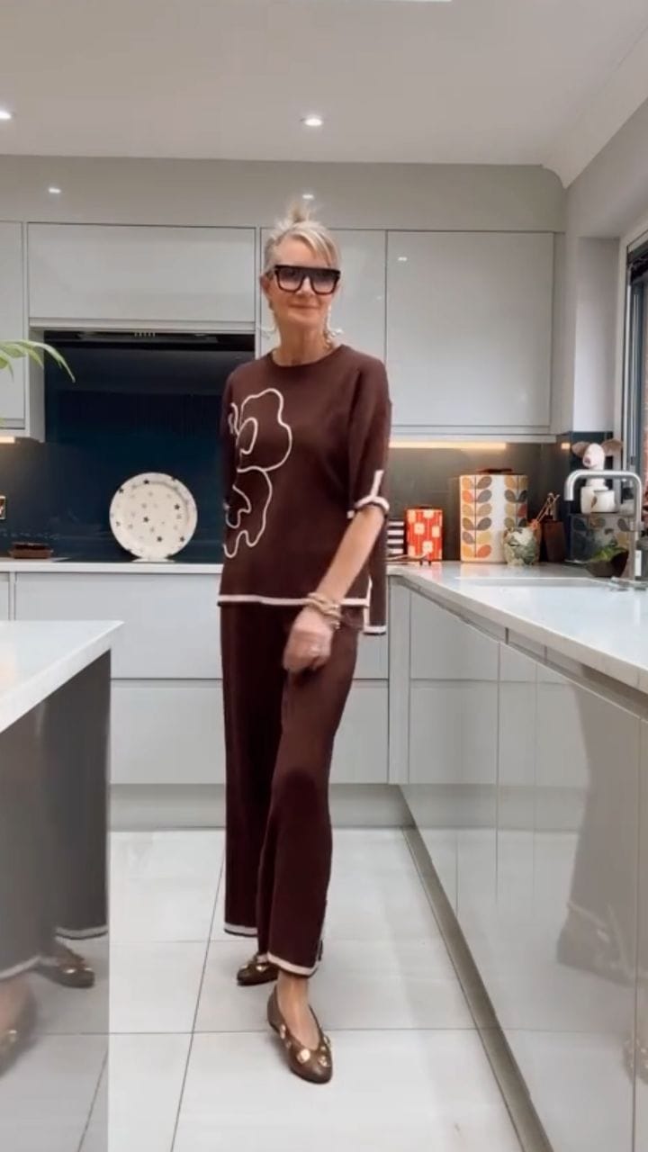Post 3 by Izabel London on Instagram (video)