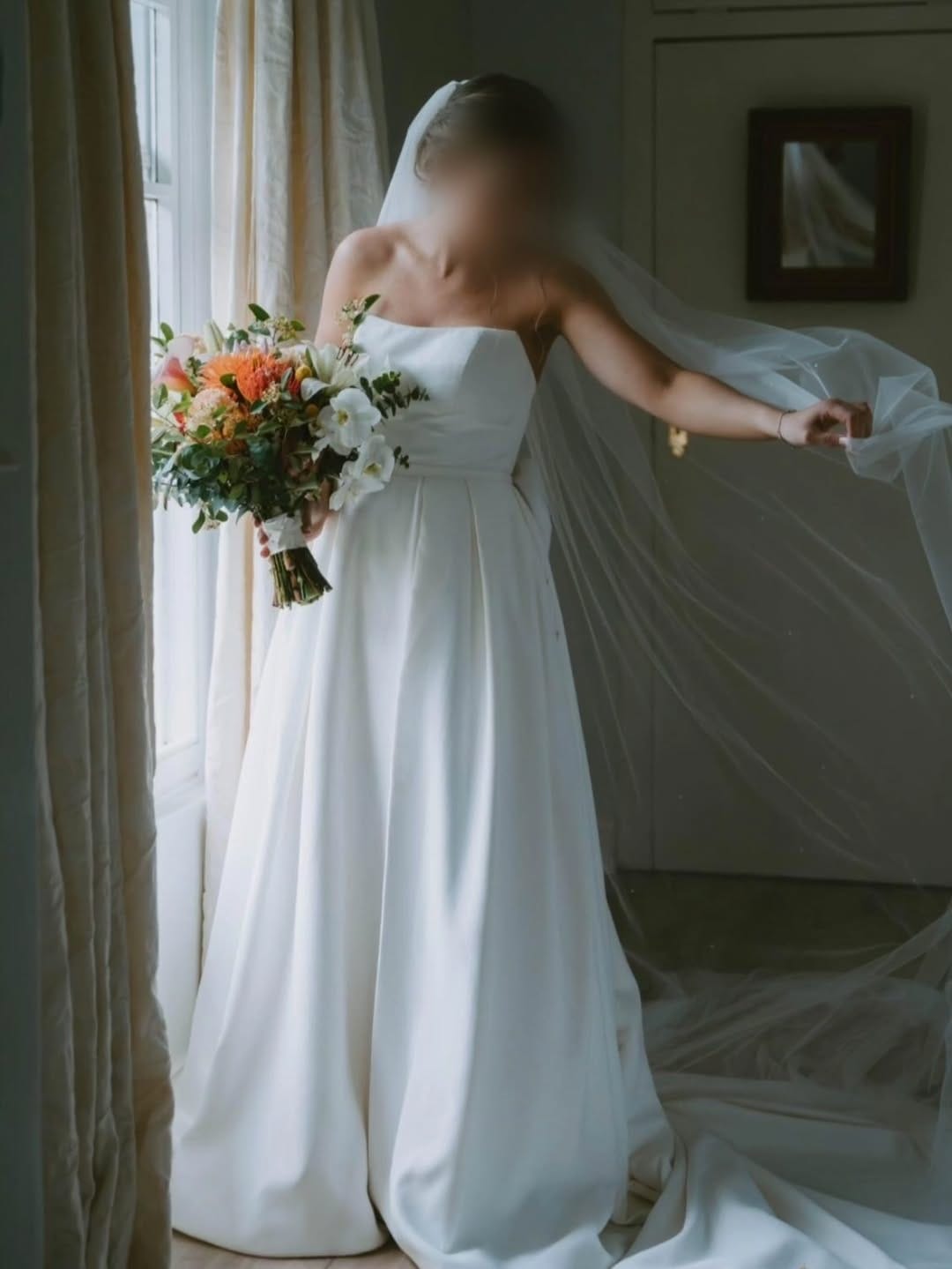 Post 8 by WEDDING & BRIDESMAID DRESSES on Instagram (carousel)