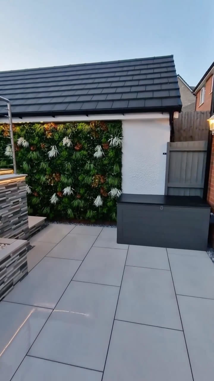 Post 9 by Royale Stones on Instagram (video)