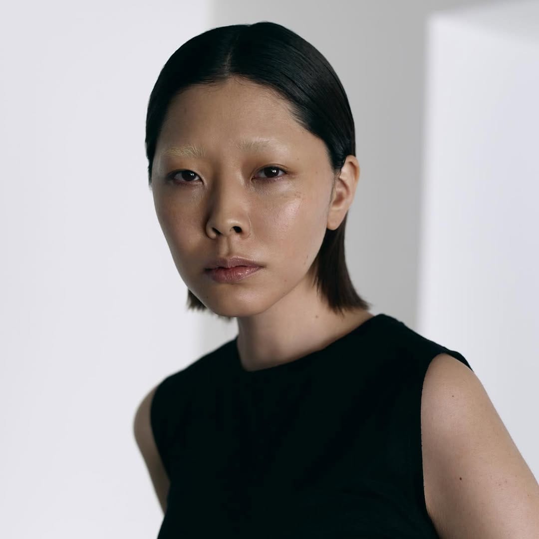 Post 5 by Mei Hirota on Instagram (image)