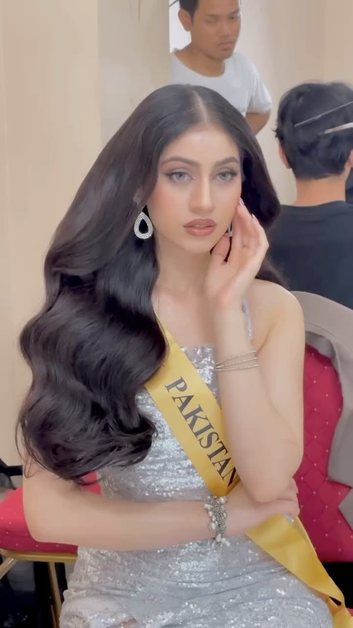 Post 8 by 𝑴𝑨𝑳𝒀𝑲𝑨 | 🇵🇰 on Instagram (video)