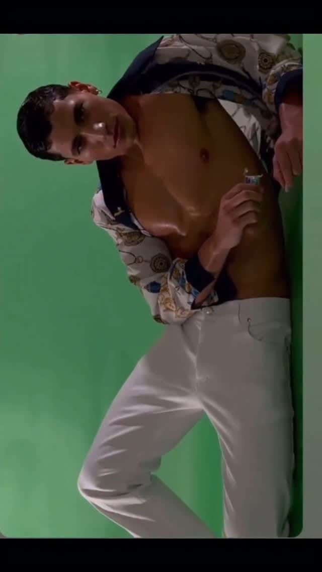 Post 8 by Vincent Rayvon on Instagram (video)