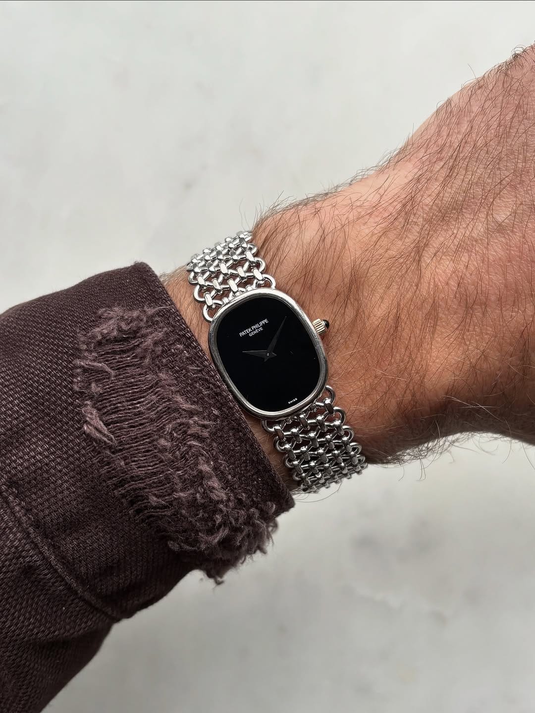 Post 2 by Doble Vintage Watches on Instagram (carousel)