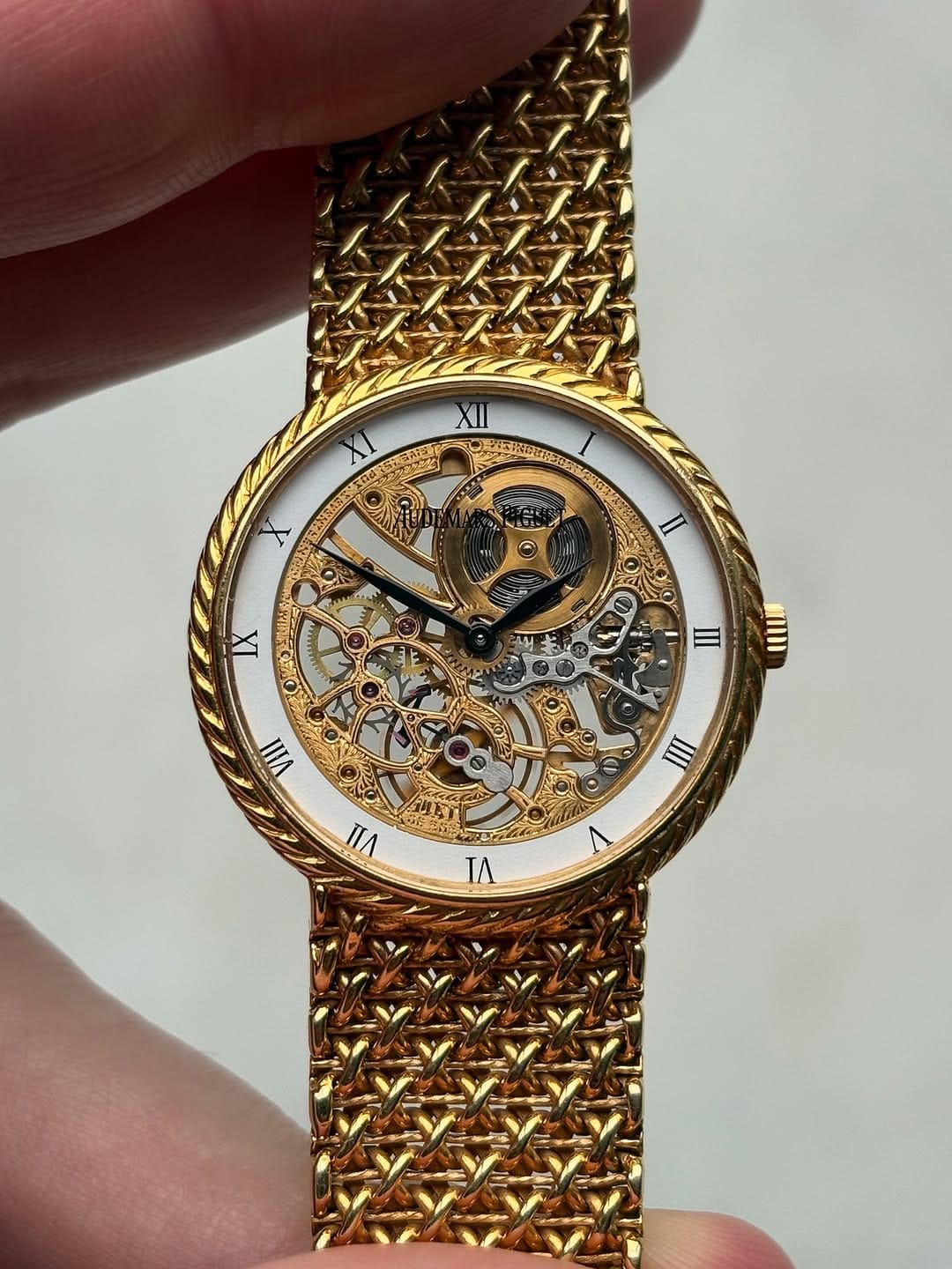 Post 3 by Doble Vintage Watches on Instagram (carousel)