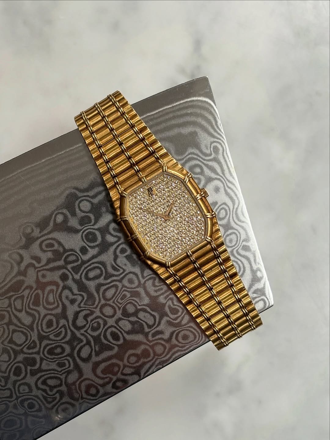 Post 5 by Doble Vintage Watches on Instagram (carousel)