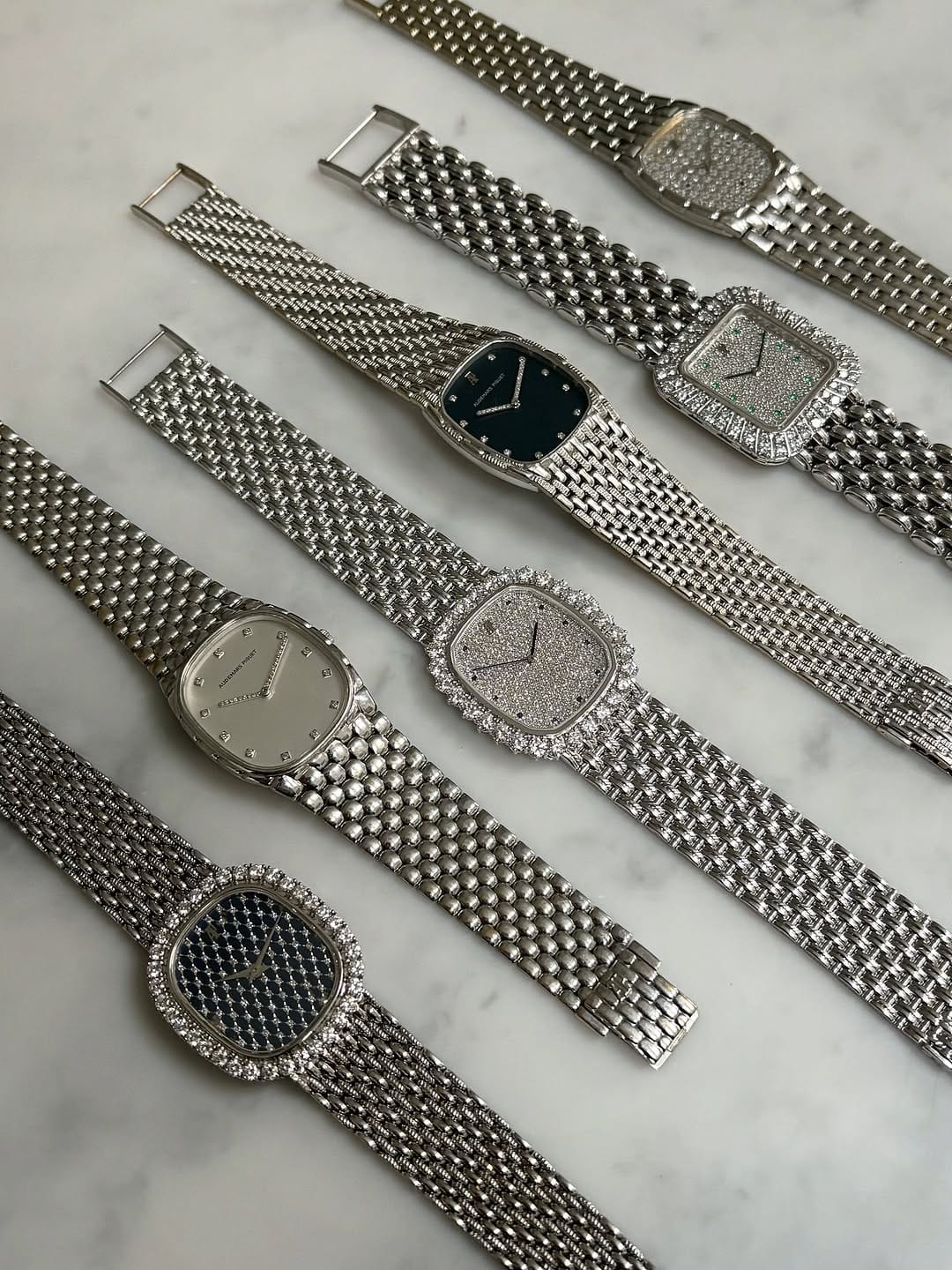 Post 4 by Doble Vintage Watches on Instagram (carousel)
