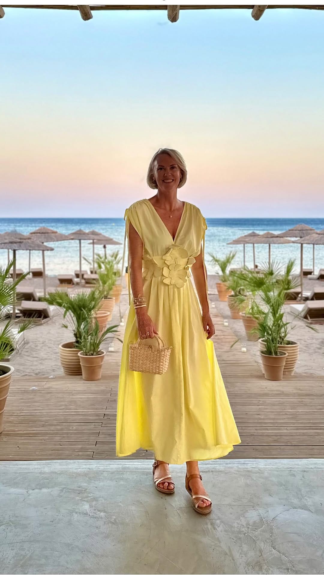 Post 6 by Jan & Nova Edit on Instagram (video)