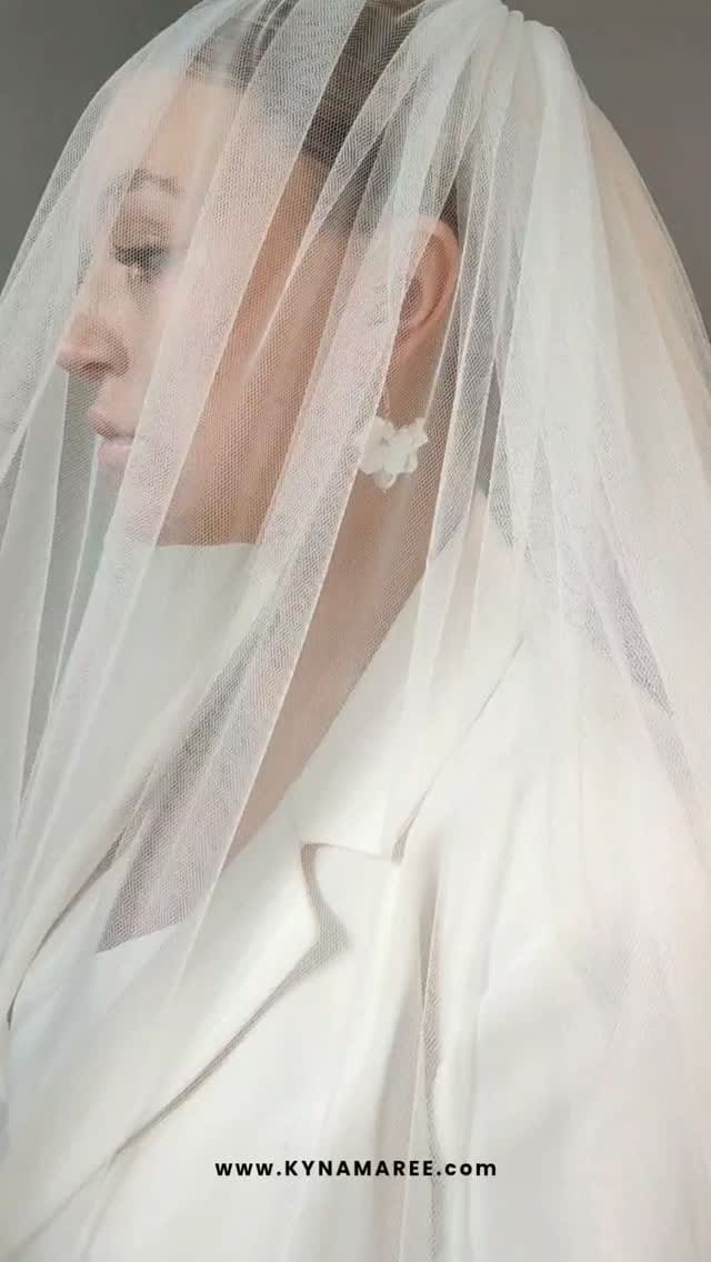 Post 4 by ＫＹＮＡ  ＭＡＲＥＥ 𝓛𝓾𝔁𝓾𝓻𝔂 𝓐𝓬𝓬𝓮𝓼𝓼𝓸𝓻𝓲𝓮𝓼 on Instagram (video)