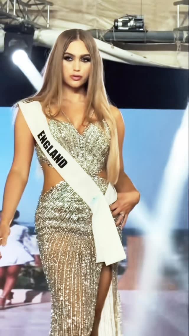 Post 8 by Rheanna cartier on Instagram (video)