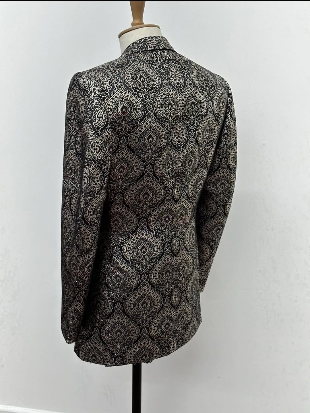 Post 6 by H&S tailoring on Instagram (image)