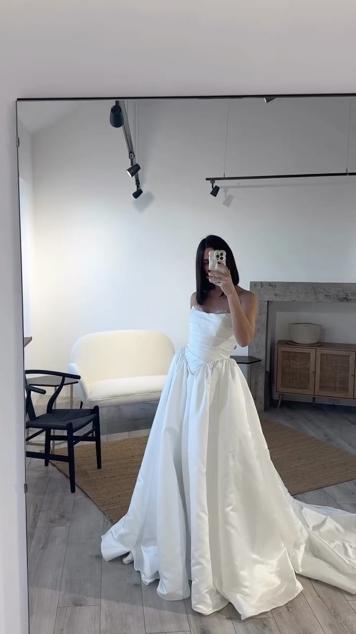 Post 2 by The Aisle - Bridal Studio - Skipton - Yorkshire on Instagram (video)
