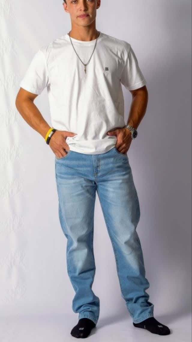 Post 8 by UK LONDON jeans on Instagram (video)