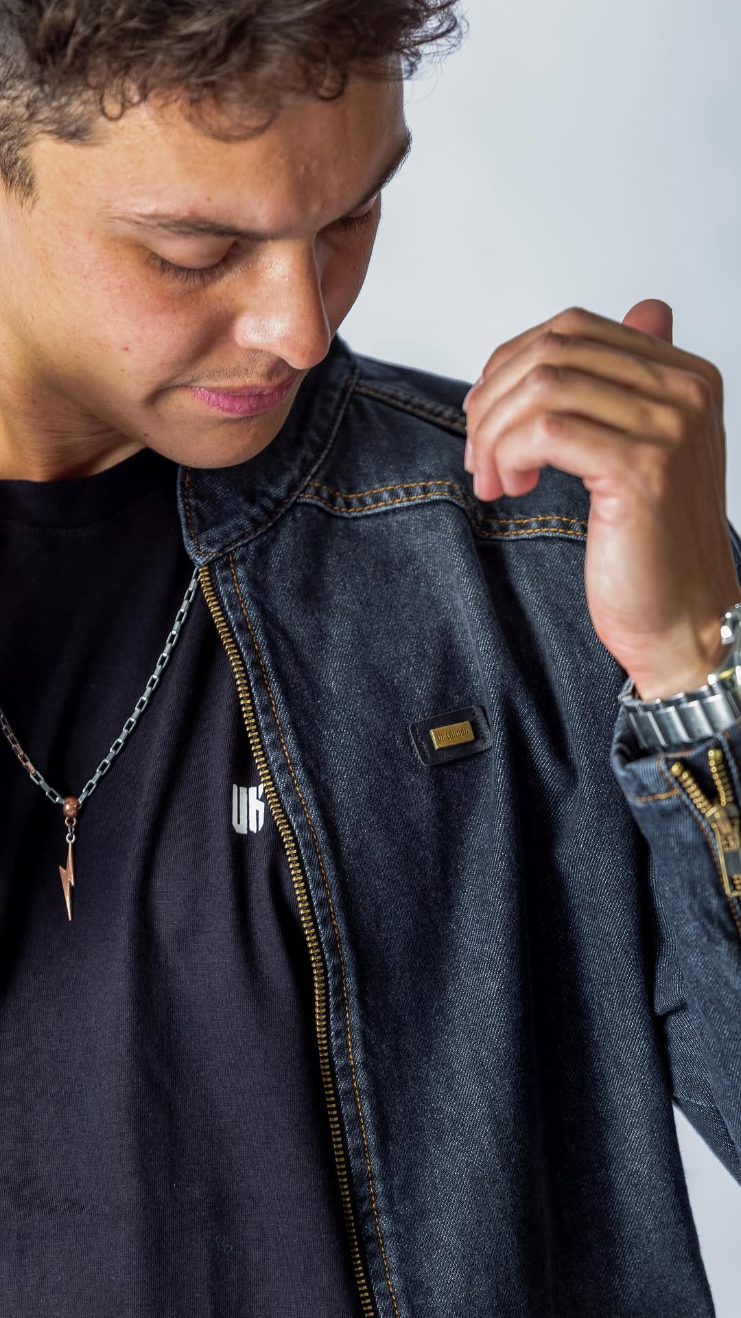 Post 4 by UK LONDON jeans on Instagram (video)