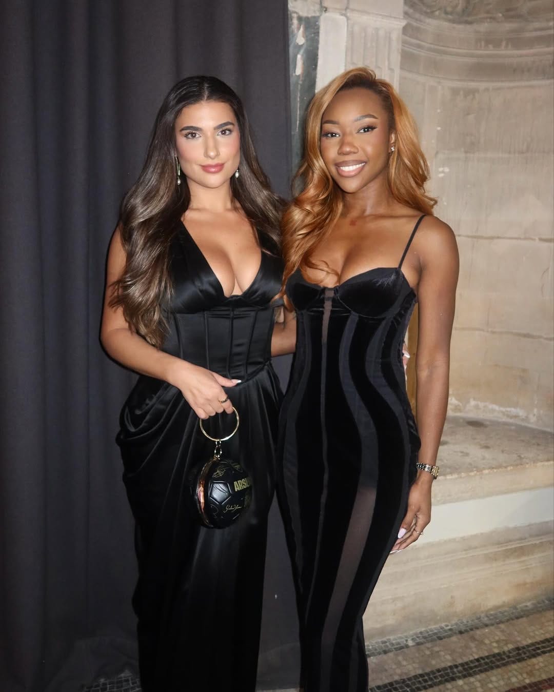 Post 3 by Antonia Bronze on Instagram (carousel)