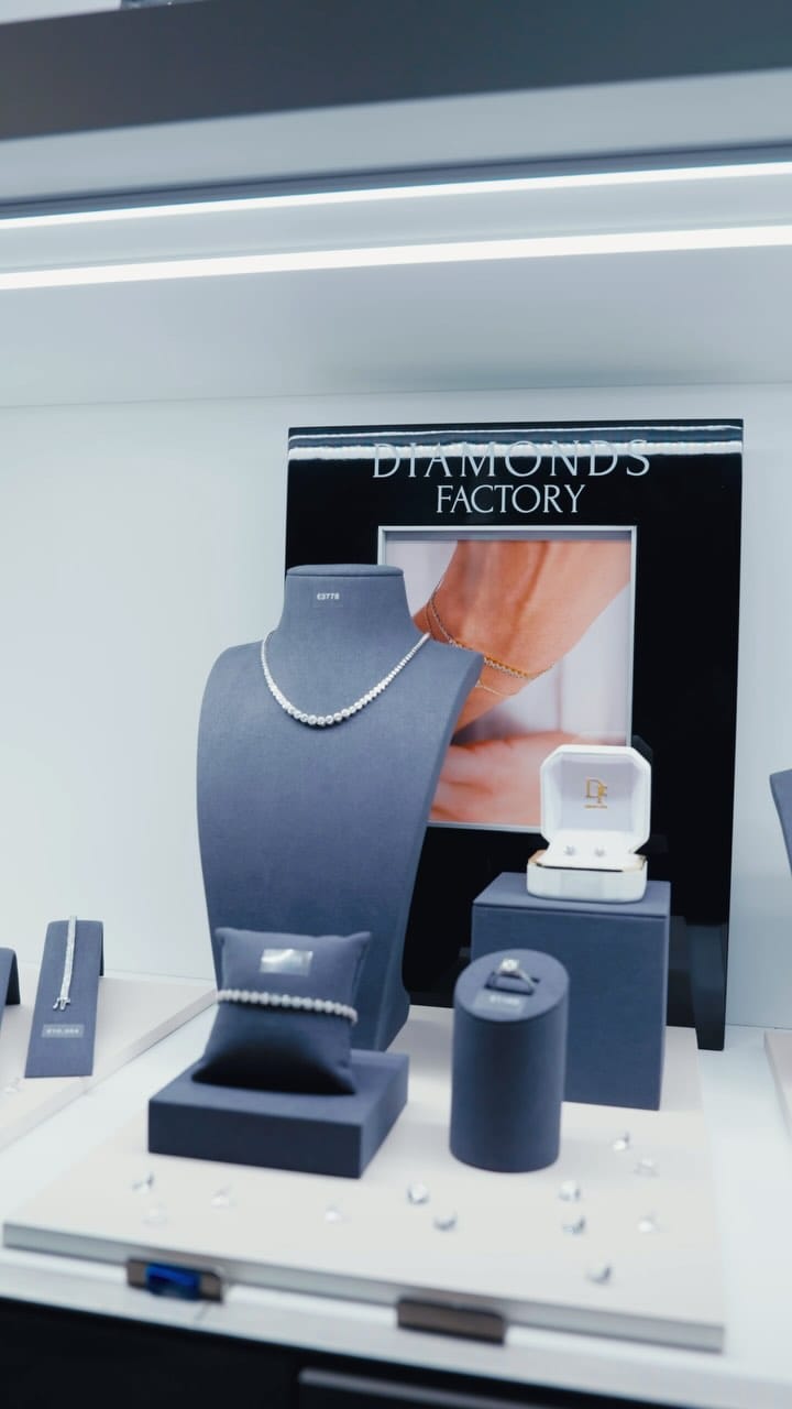 Post 8 by Diamonds Factory on Instagram (video)