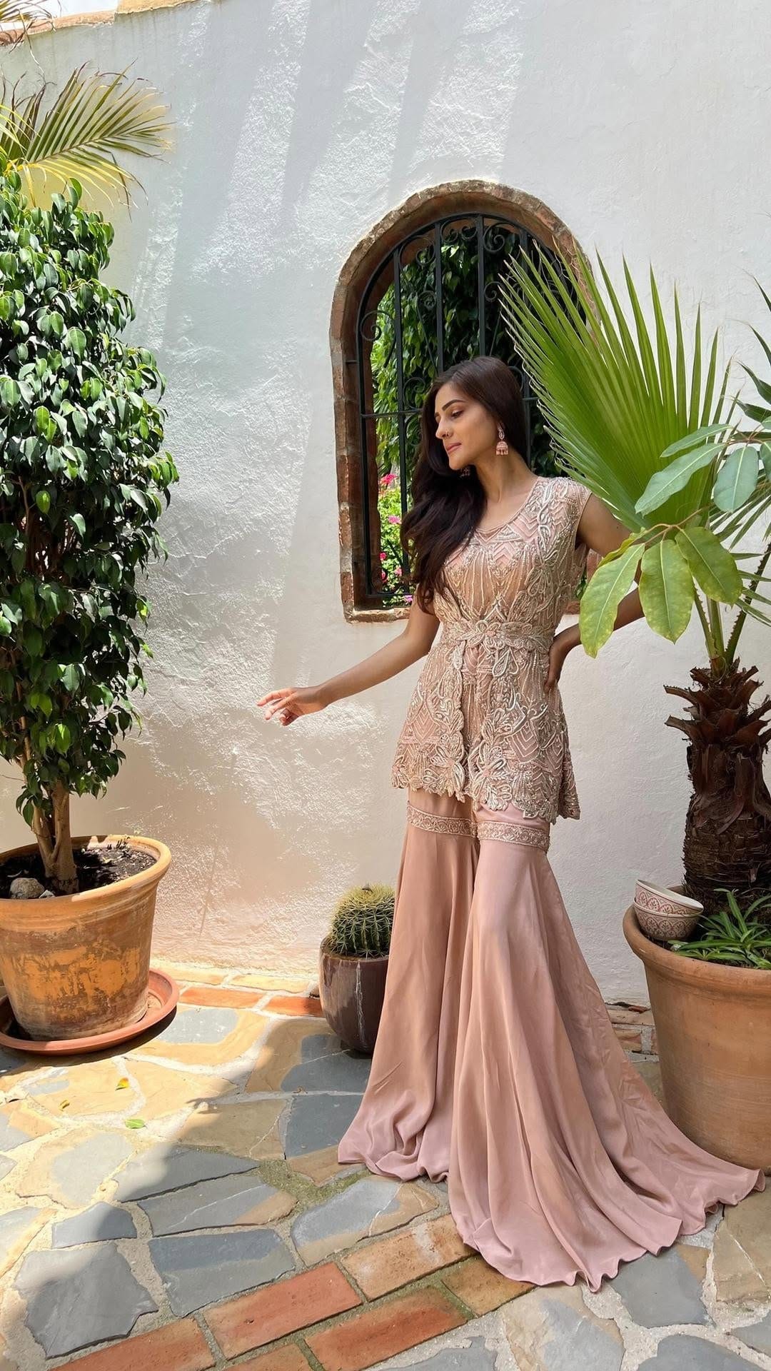 Post 10 by Madinah Shahzadi on Instagram (video)