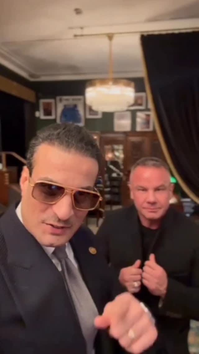 Post 3 by SIGNATURE BESPOKE on Instagram (video)