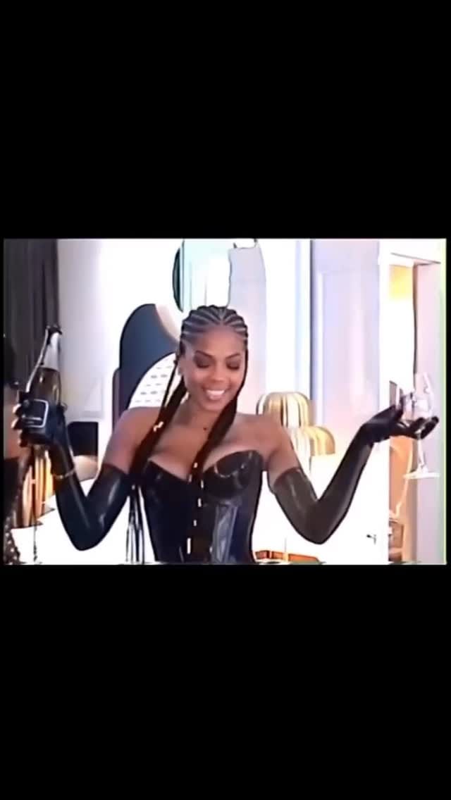 Post 7 by Atsuko Kudo Couture Latex Design on Instagram (video)