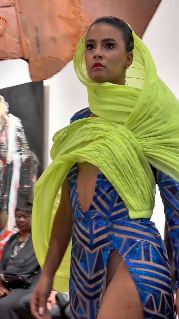 Post 7 by Anaïs Ricard | Fashion Art on Instagram (video)