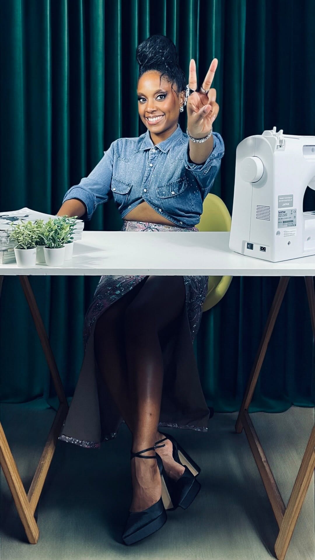Post 6 by Anaïs Ricard | Fashion Art on Instagram (video)
