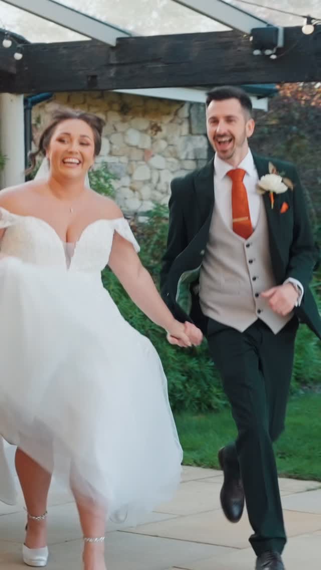 Post 8 by 𝐸𝓁𝒾𝓉𝑒 𝐵𝓇𝒾𝒹𝒶𝓁 | Yorkshire Bridal Boutiques & Bridal Outlets🤍 on Instagram (video)