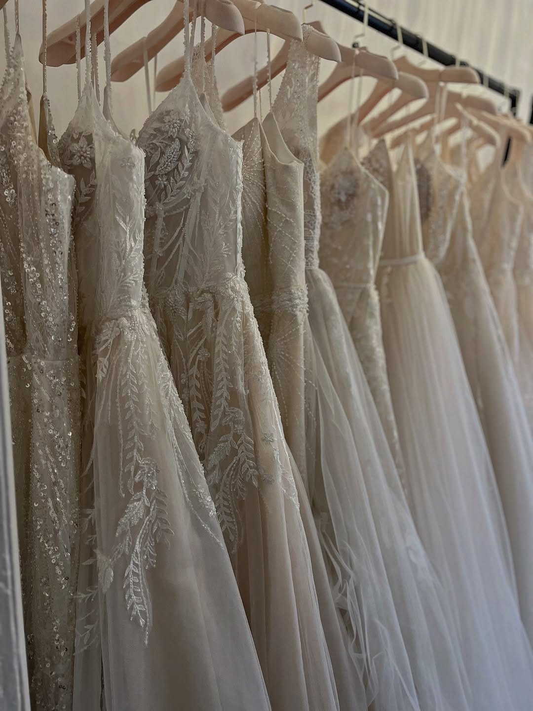 Post 3 by 𝐸𝓁𝒾𝓉𝑒 𝐵𝓇𝒾𝒹𝒶𝓁 | Yorkshire Bridal Boutiques & Bridal Outlets🤍 on Instagram (carousel)
