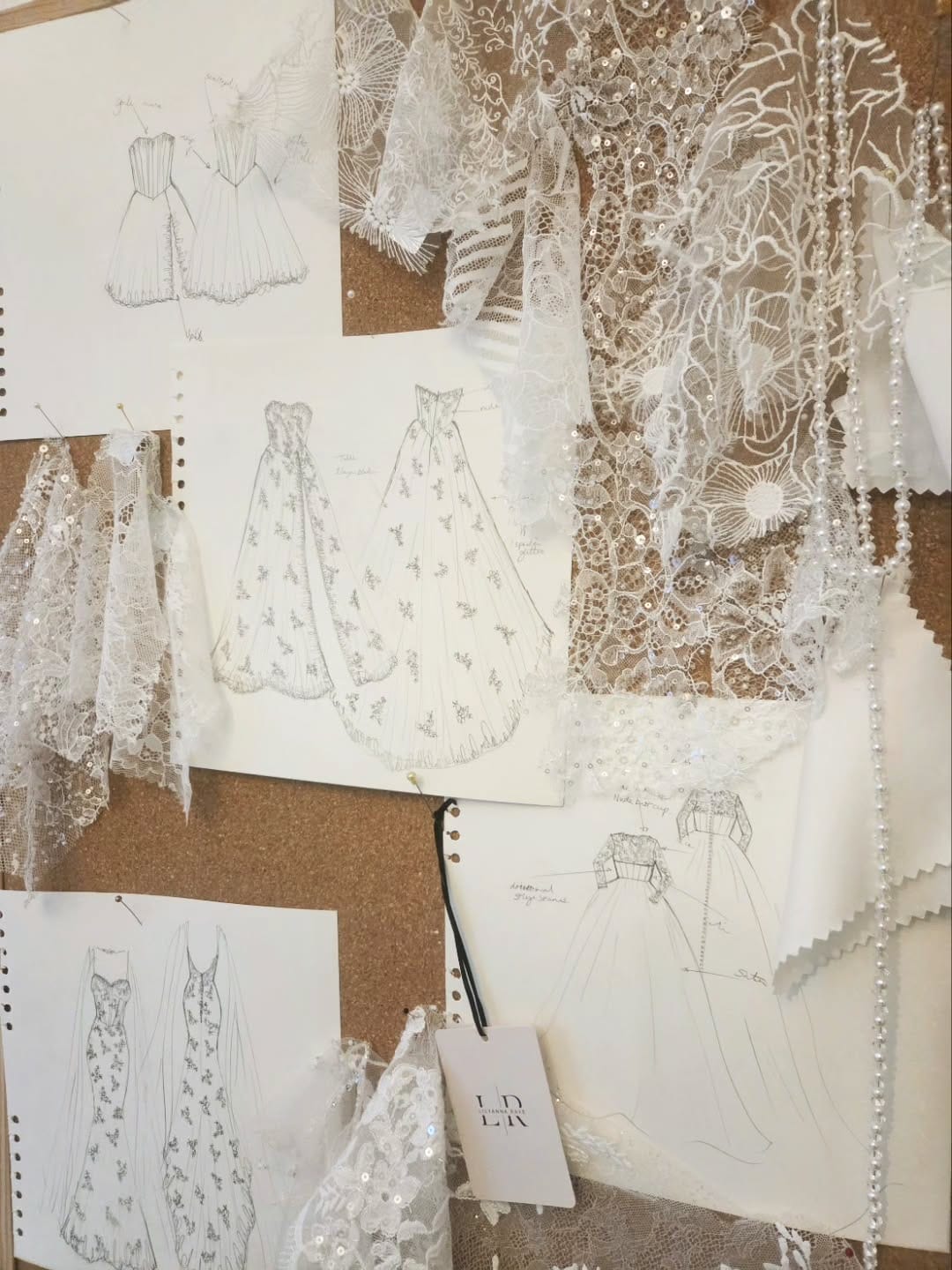 Post 6 by 𝐸𝓁𝒾𝓉𝑒 𝐵𝓇𝒾𝒹𝒶𝓁 | Yorkshire Bridal Boutiques & Bridal Outlets🤍 on Instagram (image)