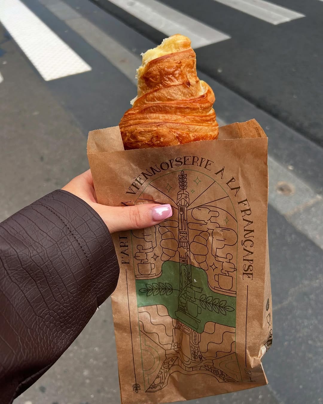 Post 5 by Chlo annie on Instagram (carousel)
