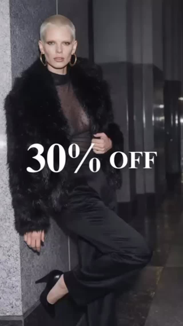 Post 5 by Bianco E Nero® on Instagram (video)