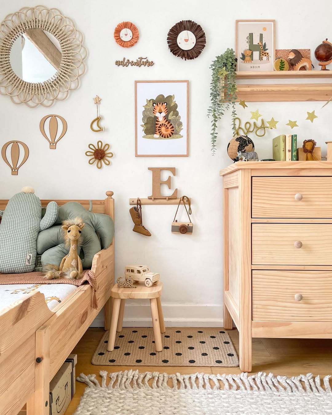 Post 4 by 𝗔𝗻𝗻𝘆 & 𝗘𝗿𝘆𝗻 on Instagram (carousel)