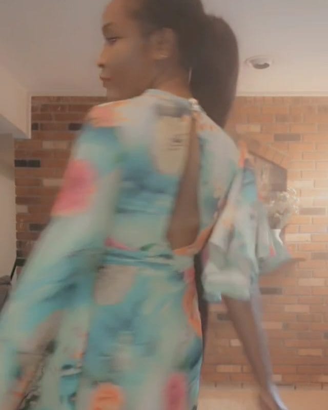 Post 10 by Joanah Black on Instagram (video)