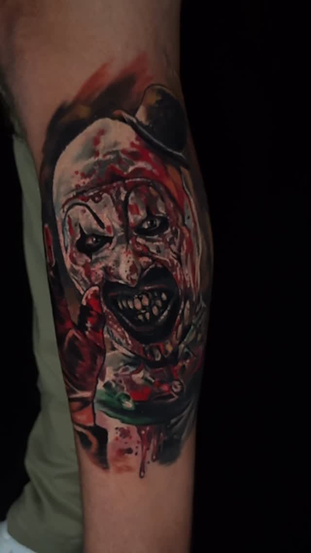 Post 2 by 𝐃𝐢𝐞 𝐅𝐨𝐫 𝐀𝐫𝐭 𝐓𝐚𝐭𝐭𝐨𝐨 Studio on Instagram (video)
