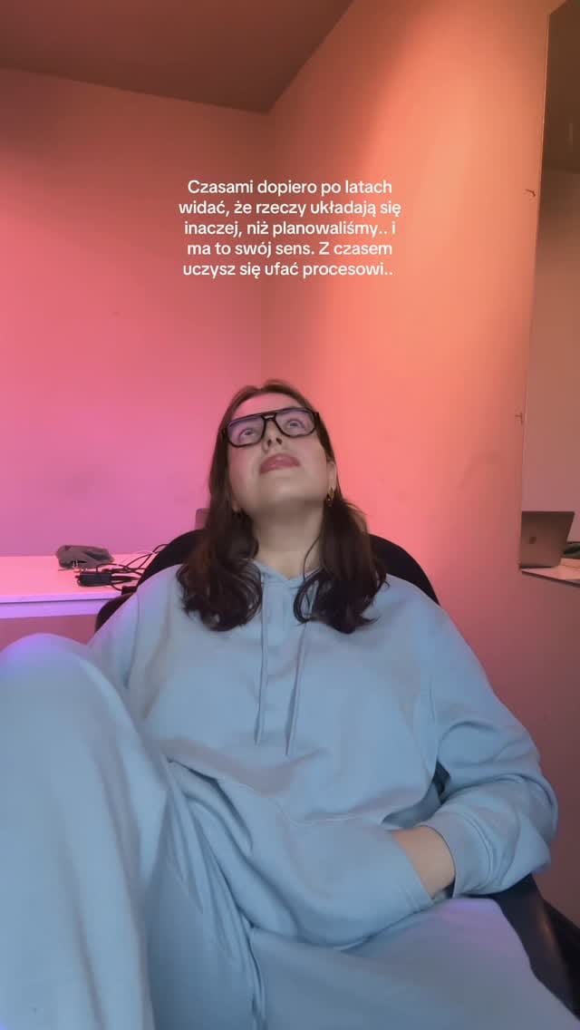 Post 7 by SaraCzarna | pewna siebie, żyje na trzeźwo, pracuje z nadwagą on Instagram (video)