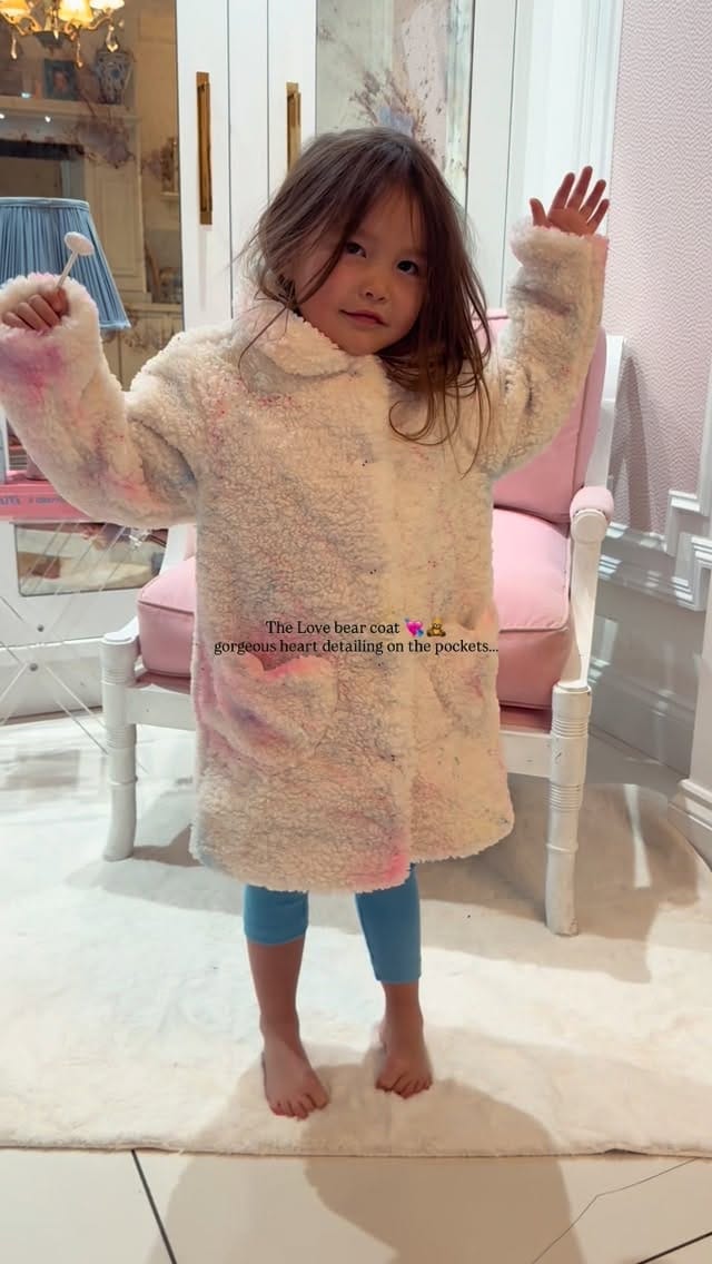 Post 6 by VALENTINAS FASHION BOUTIQUE ☮️ on Instagram (video)
