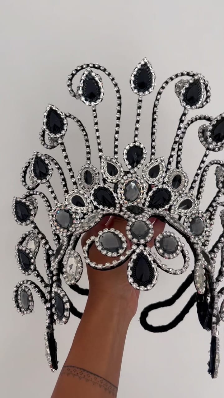 Post 9 by Ila Leila Costumes on Instagram (video)