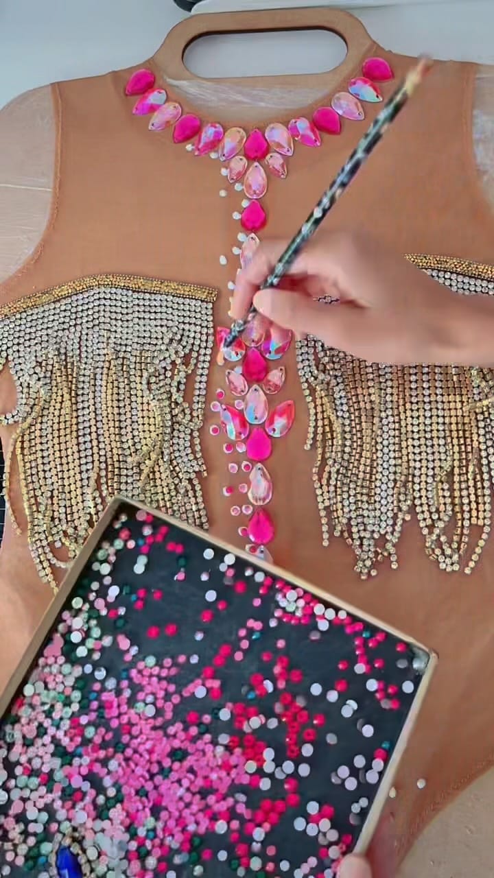 Post 7 by Ila Leila Costumes on Instagram (video)