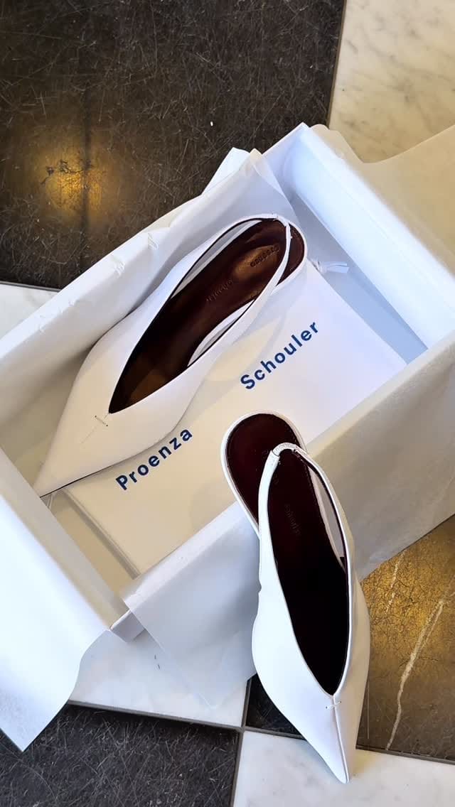 Post 8 by GRACE Melbourne | Premier Luxury Fashion Boutique on Instagram (video)