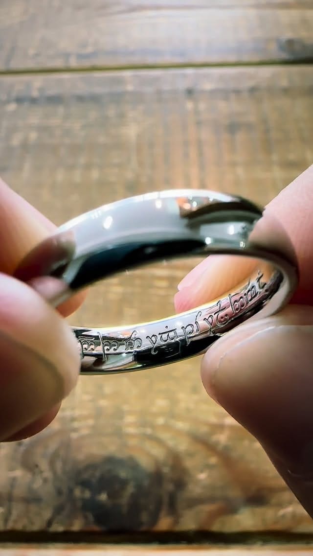 Post 6 by Daniel Henderson Jewellery on Instagram (video)