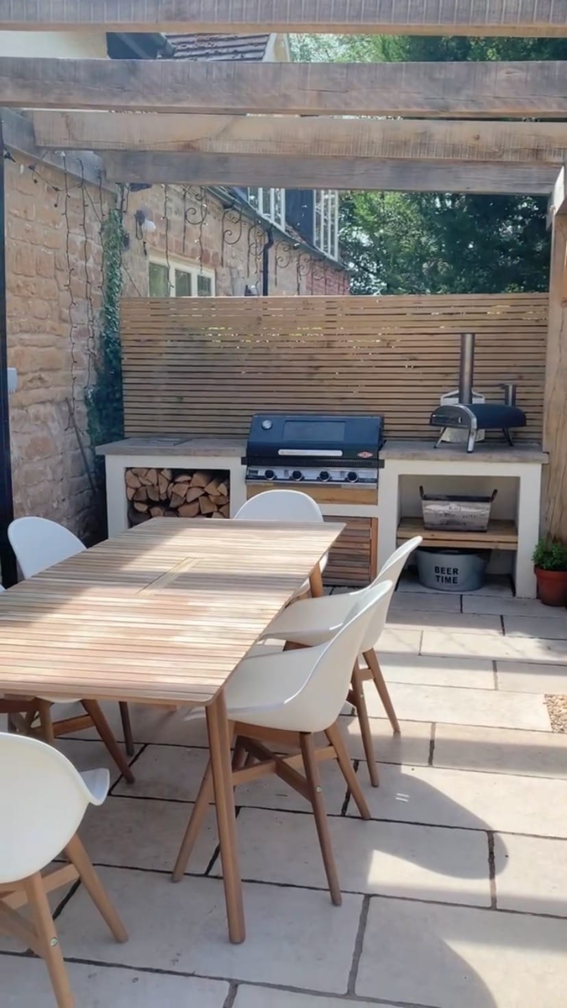 Post 9 by Emma & Spiv on Instagram (video)