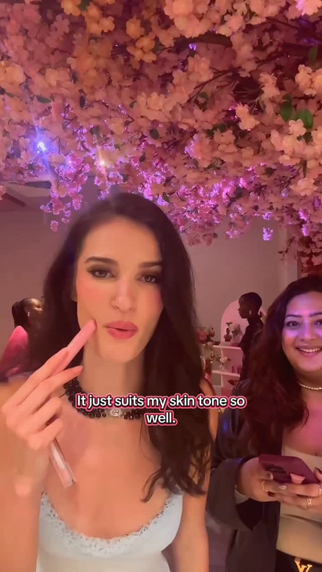 Post 4 by Omoh Momoh on Instagram (video)