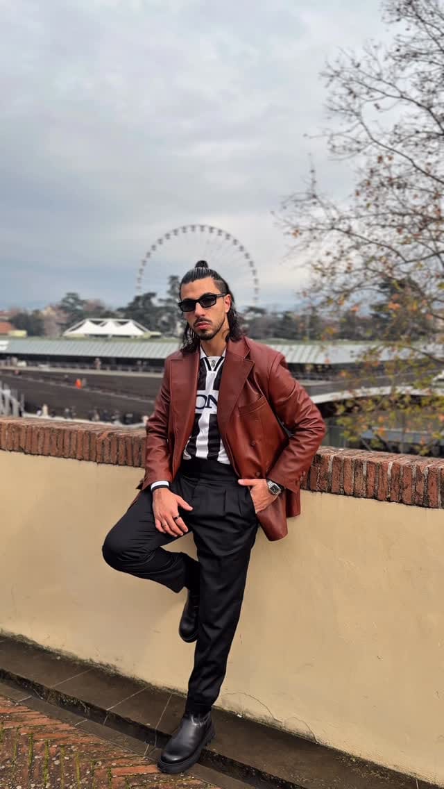 Post 2 by Jil & Gal on Instagram (video)