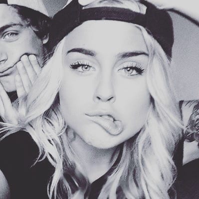 Post 5 by Martine Blonde on Instagram (image)
